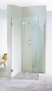 XXL shower, corner access, two-section door, open on one side